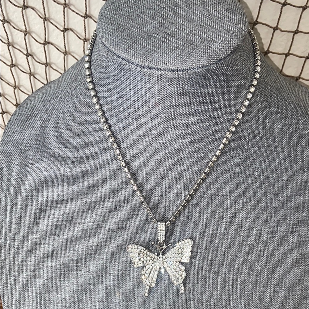 Vintage 80a Silver Toned & Rhinestoned Butterfly Pendant Necklace